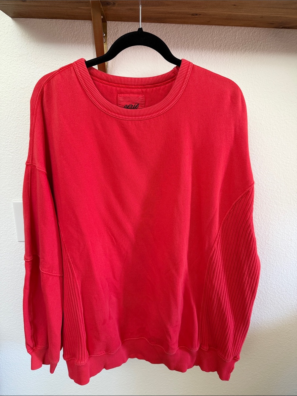 Aerie Women’s Crewneck Lg Sweatshirt in Bright Red